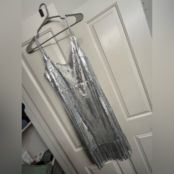 Lulus Dresses & Skirts - Like new Lulu’s shimmer dress